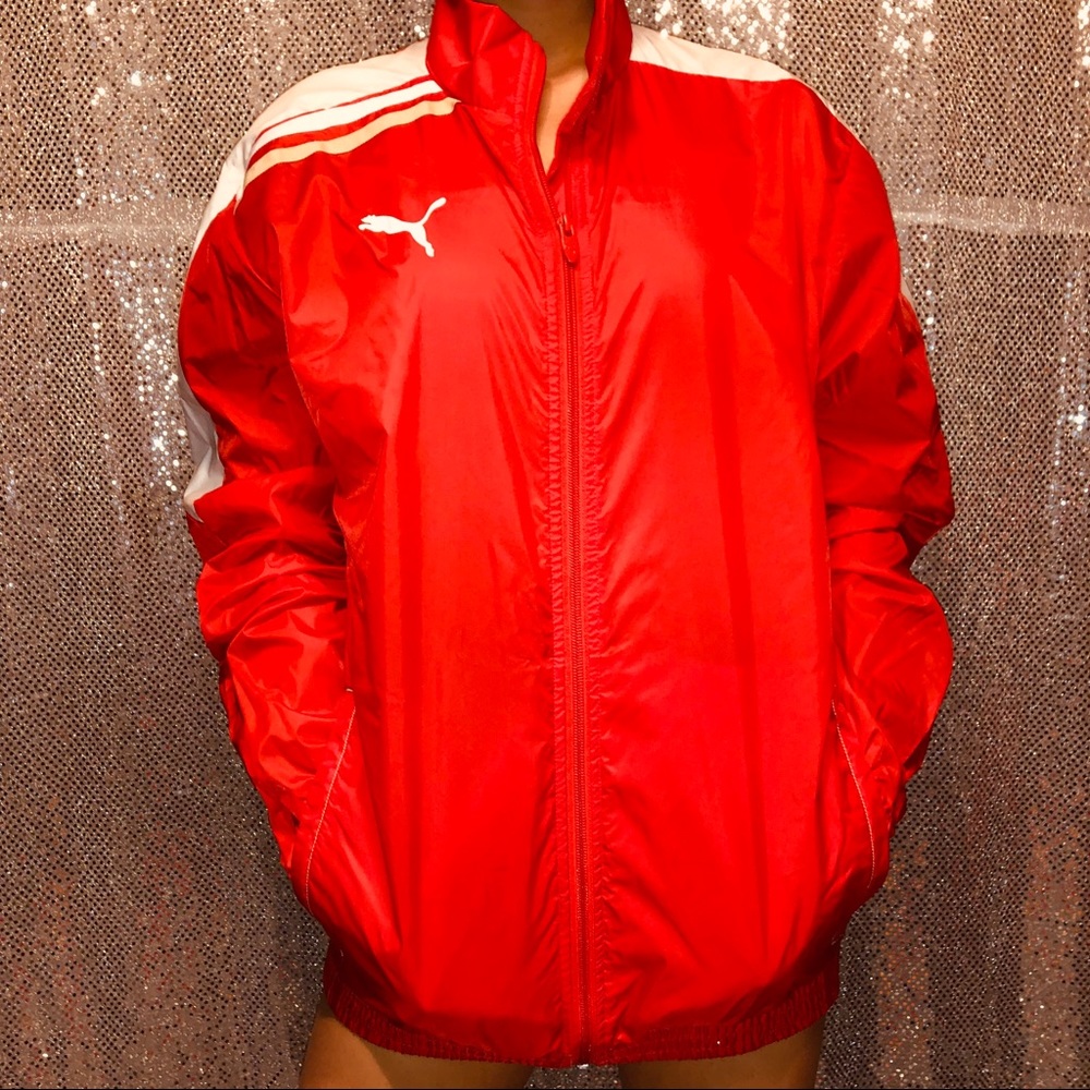 ✨RED PUMA WINDBREAKER✨